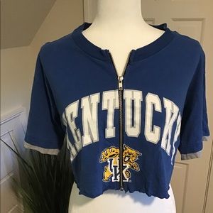 Kentucky Crop zip top.